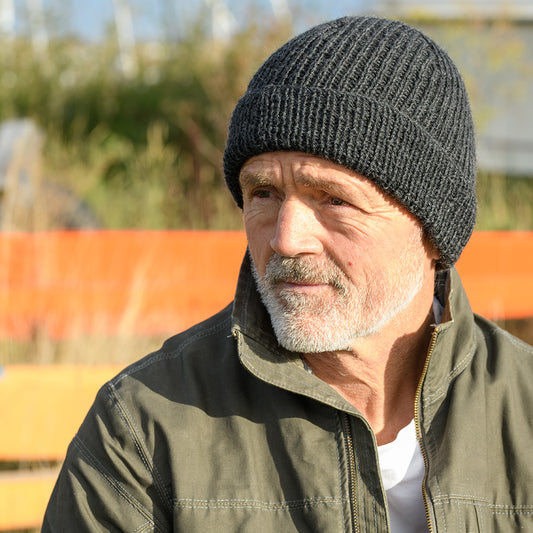 Merino Ribbed Hat  Charcoal